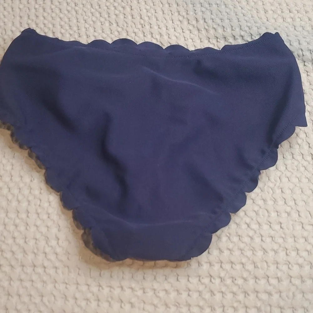 Vineyard Vines great bottoms